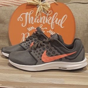 Nike Downshifter 7 Grey Size 6 Womens New